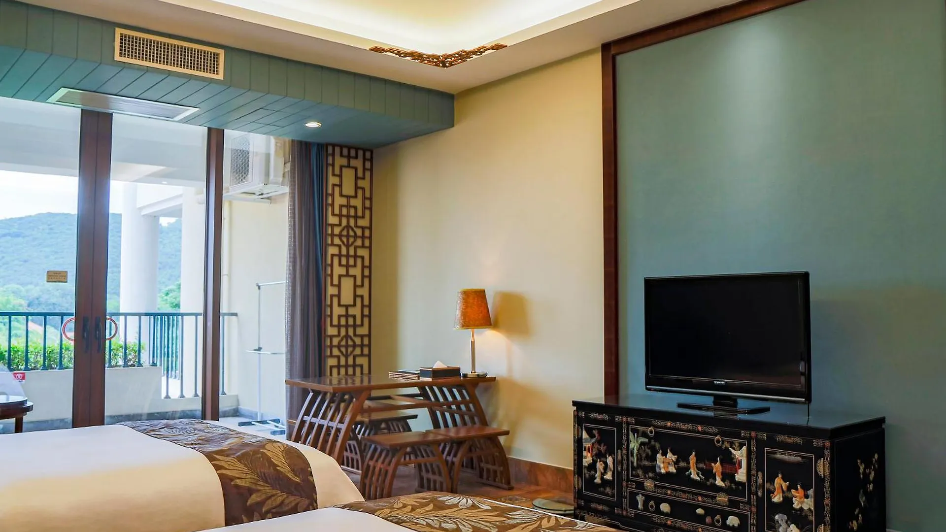 Luhuitou State Guesthouse & Resort Sanya 5*,