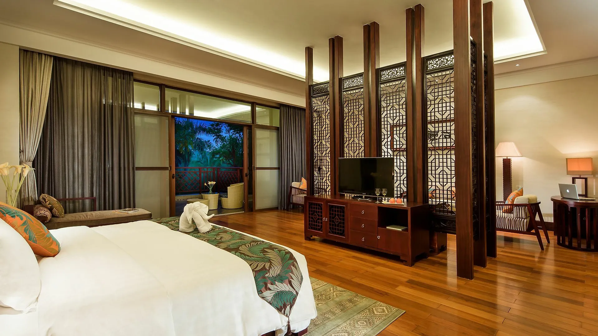 Luhuitou State Guesthouse & Resort Sanya 5*,